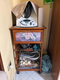 mobiletto con 3 scaffali cucina