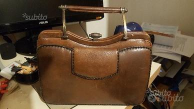 Piccola borsa in pelle