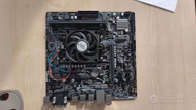 Scheda madre con ram e cpu Aus A320M-K