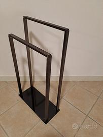 Servo muto appendiabiti da camera da letto