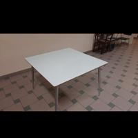   Tavolo quadrato con 4 sedie – stile moderno