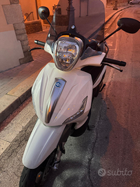 Scooter Beverly 350 IE ASR ABS Sport Touring