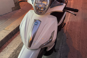 Scooter Beverly 350 IE ASR ABS Sport Touring