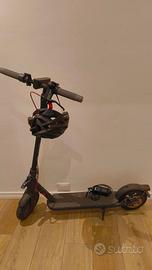 Monopattino elettrico Xiaomi Electric Scooter 4