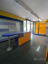 Negozio locale commerciale 210 mq centrale