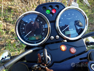 Moto Guzzi V7ii Stone Abs