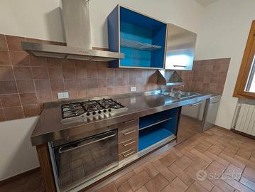Cucina Lineare Acciaio e Legno (287 cm)