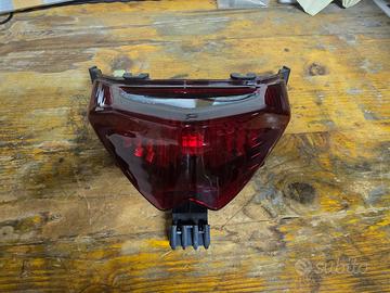 faro posteriore Suzuki GSF 650 Bandit