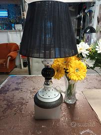 lume in ceramica di Bassano e base in pietra lavic