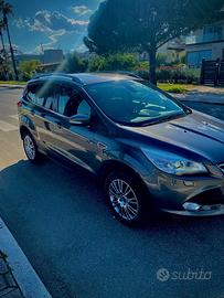 Ford Kuga 2.0 TDCI 140 CV 4WD Powershift Titanium
