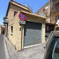 Bottega due vetrine Agira