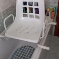sedia girevole per vasca da bagno