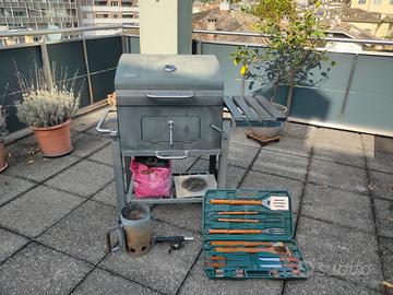 Barbecue a carbonella con coperchio e accessori