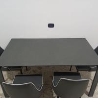 Tavolo in vetro