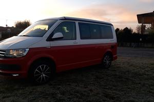 California ocean beach bicolor con tetto apribi