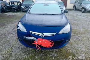 Opel Astra GTC 2013 A17DTS Demolita - Per Ricambi