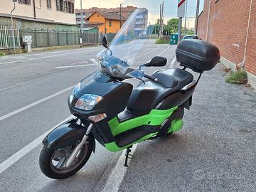 YAMAHA XC 300 VERSITY