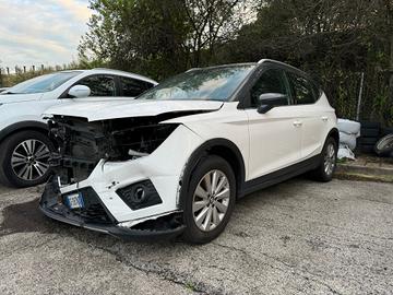 Seat Arona 1.0 EcoTSI XCELLENCE INCIDENTATA