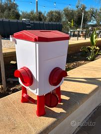 Mangiatoia per polli