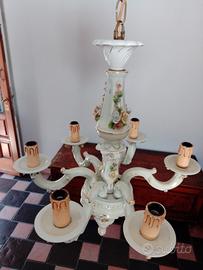 Elegante lampadario vintage in stile Capodimonte 