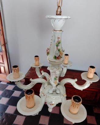 Elegante lampadario vintage in stile Capodimonte 
