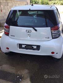 Toyota iQ
