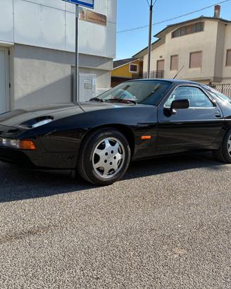 Porsche 928 GT