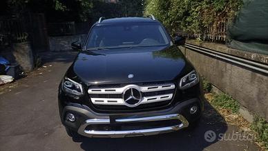 Mercedes X pick up autocarro