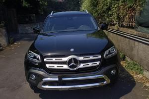 Mercedes X pick up autocarro