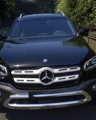 Mercedes X pick up autocarro