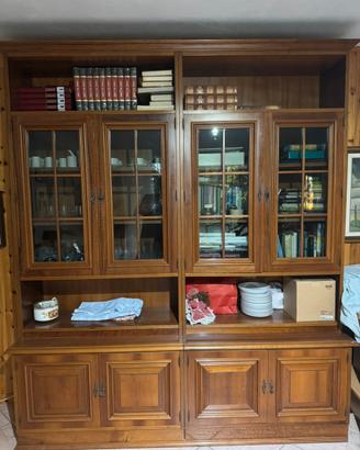 Mobili sala con tavolo e sedie