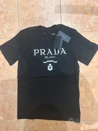 T-shirt Prada nera