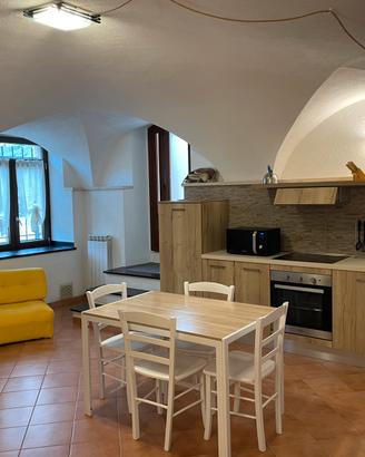 Rustico 60mq ,giardino vista mare,box fronte mare