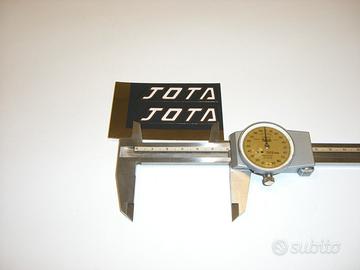Laverda 1000 Jota / distintivo fianchetto laterale
