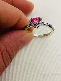 Anello cuore rosa con zircone brillante