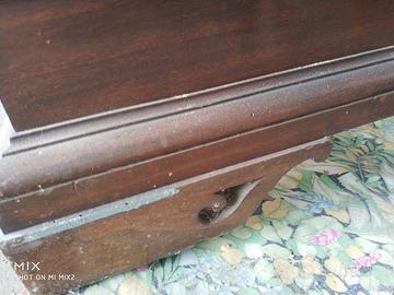 Antico Letto singolo con testata imbottita