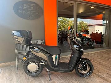 Yamaha Neo's DUAL BATTERY