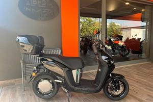Yamaha Neo's DUAL BATTERY