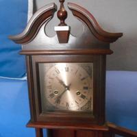 Orologio a pendolo a carica manuale