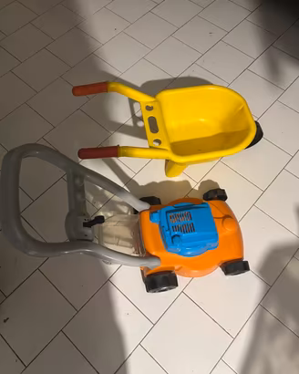 Carriola e tagliaerba per bambini