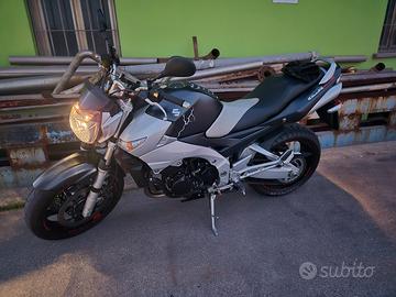 Suzuki GSR 600