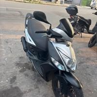 scooter 125 -1150€ incluso passaggio di proprieta