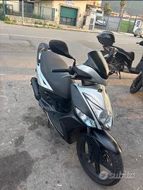 scooter 125 -1150€ incluso passaggio di proprieta