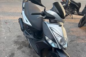 scooter 125 -1150€ incluso passaggio di proprieta