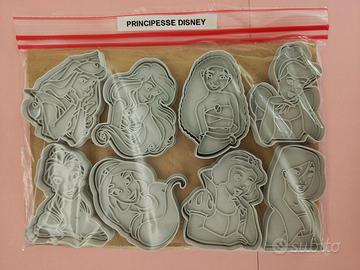 Set 8 Tagliabiscotti Tema Principesse Disney