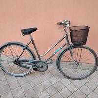 Bicicletta da 26 turis  con cesto meccanica perfet