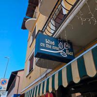 Bar wind on the rose