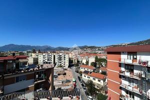 3 LOCALI A SALERNO