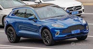 Parabrezza Aston Martin DBX