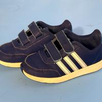 Scarpa adidas bimbi tg 26